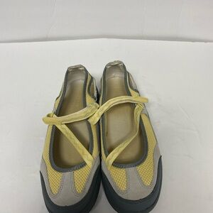 Land’s End Mary Jane Trekker Sandals 2 Strap Yellow Mesh Size 7 1/2 B